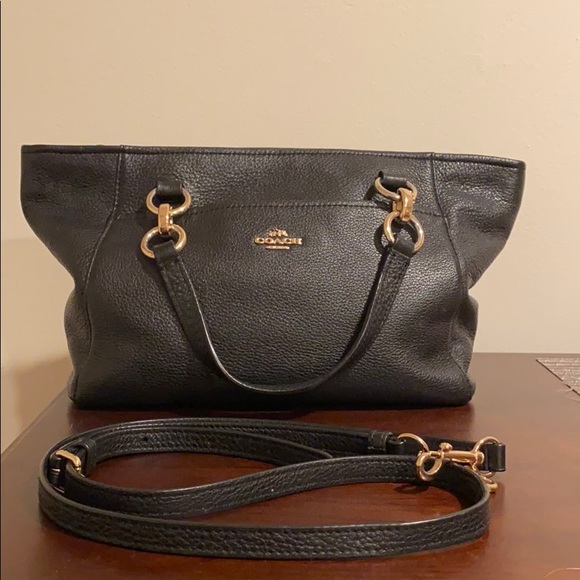 Coach Handbags - Coach leather bag